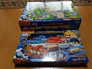 PLARAIL THOMAS EL TANQUE ENGINEACE SET TIERRA TODA AVENTURA 2 piezas - Imagen 1 de 7