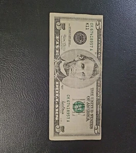 HUGE MISCUT ERROR VINTAGE 2001 $5 - Picture 1 of 4