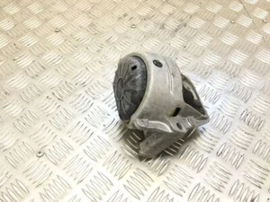 Porsche Macan (95B) 2023 Petrol Engine mount bracket 8R0199381 SLH191 - Picture 1 of 4