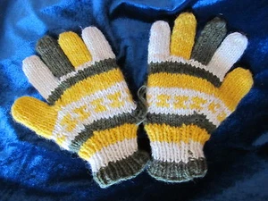 NEW Fleece Lined Hand Knit Wool Gloves, Multi-Color Yellow Green Cream - Picture 1 of 2
