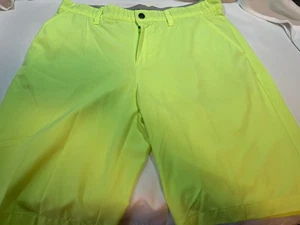 Adidas Pantaloncini da Golf Uomo Climalite Taglia 34 Giallo Neon Flat Front - Foto 1 di 5