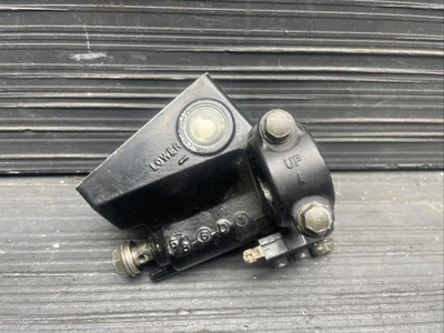 2005 Suzuki Hayabusa GSX1300R Front brake master cylinder #102 - Image 1 of 4