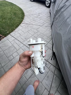 07-08 YAMAHA YZF R1 BOMBA DE COMBUSTIBLE EMISOR DE GAS UNIDAD DE ENVÍO PROBADO OEM Menos de 20k Foto 1 de 4