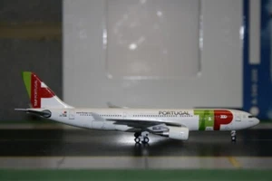 Aeroclassics 1:400 TAP Air Portugal Airbus A330-200 CS-TOM Die-Cast Model Plane - Picture 1 of 7