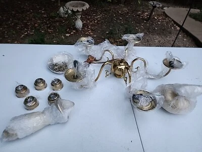 Kenroy chandelier, light Brass Gold 1980s 5 Lights - Image 1 of 4