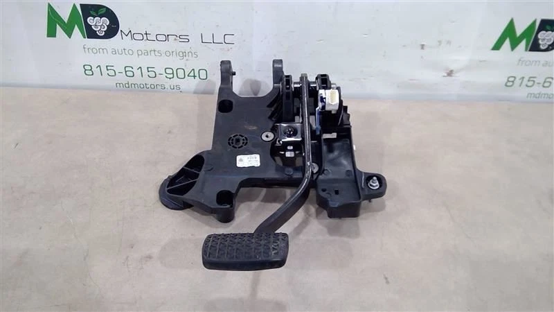 2021 - 2023 CHEVROLET TRAILBLAZER BRAKE STOP FOOT PEDAL 60003920 - Image 1 of 4