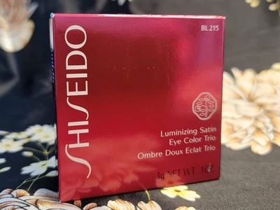 Trío de colores de ojos satinados iluminadores Shiseido, BL 215, GLO. 11260, 0,1 oz. Foto 1 de 4