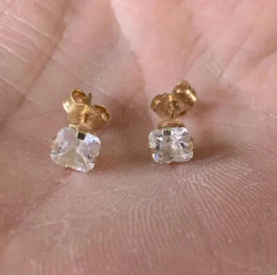 Aretes de colección de oro amarillo de .585 de 14 k con circonitas cúbicas corte princesa Foto 1 de 4