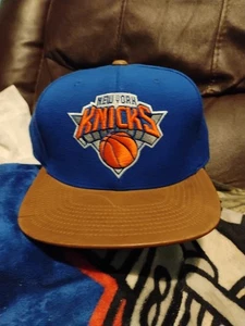 New York Knicks Mitchell Ness 2 Tone Plain Logo NBA Basketball Snapback Mütze Cap  - Bild 1 von 6