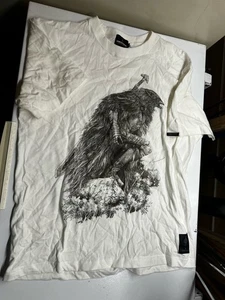 Camiseta ELDEN RING x TORCH ANTORCH Blaidd the Half-Wolf Blanca Rara Difícil de Encontrar Grande - Imagen 1 de 3