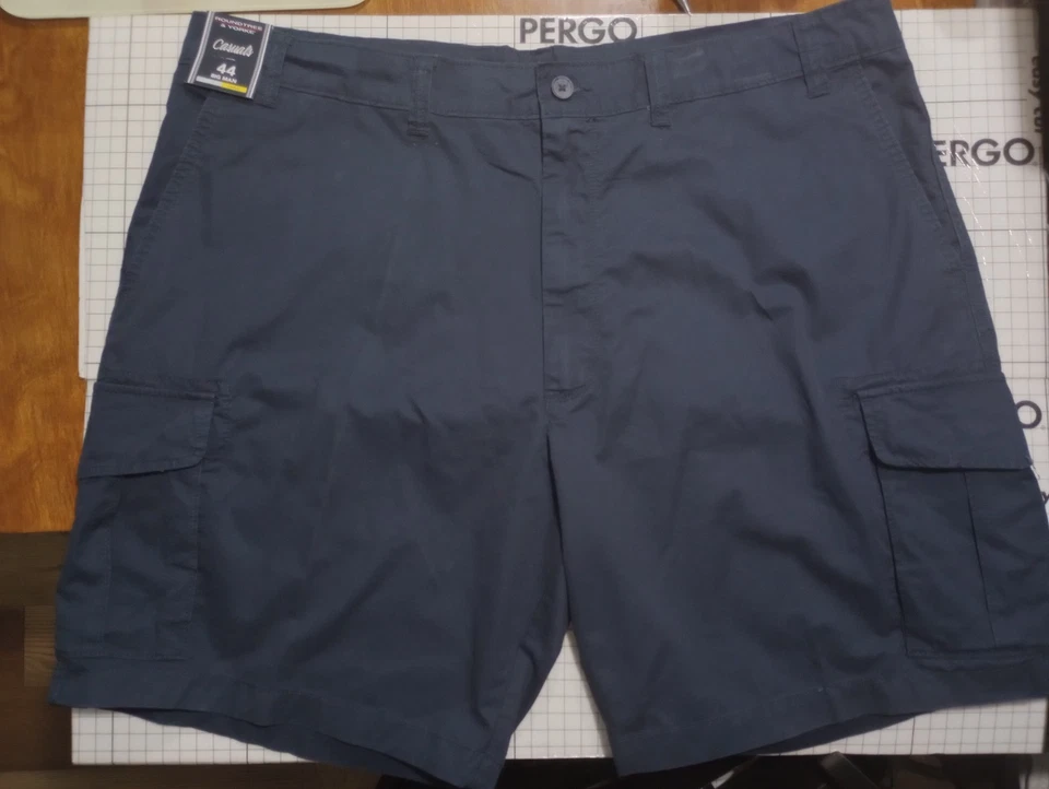 NWT Roundtree & Yorke Mens 44 Cargo Shorts Khaki 100% Cotton Outdoor Casual - Image 1 of 2