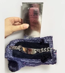 100% Authentic Dior Lip Gloss Charm Bracelet - Picture 1 of 6