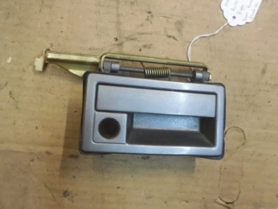 Manija de puerta de pasajero delantera derecha gris 4480166 1990-1995 para Plymouth Acclaim  Foto 1 de 3