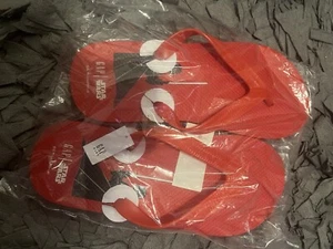 Gap Kids Star Wars Flip Flops - Picture 1 of 3