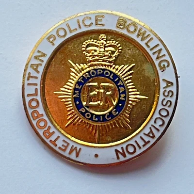 Metropolitan Police Bowling Assoc. Vintage Enamel Badge Toye & Co London Bowls - Image 1 of 2