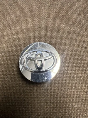 Toyota Camry Avalon Sienna Venza Wheel Center Cap Chrome Finish 42603-08020 - Image 1 of 2