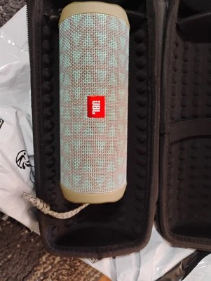 Altavoz portátil JBL FLIP 4 Bluetooth con estuche de viaje - (gris-verde azulado) Foto 1 de 4