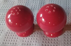 FIESTA Round Ball Globe Scarlet Red Salt and Pepper Shakers with Stoppers HLC - Picture 1 of 9