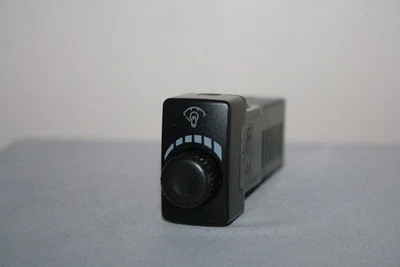 Interruptor reóstato regulador tablero Kia Rio 2001-2002 0K08B-55490B Foto 1 de 3