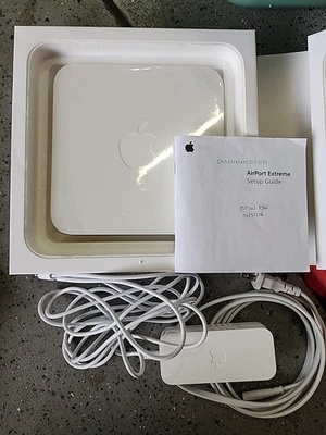 Apple A1354 AirPort Extreme Base Station -5 Ports - Image 1 of 4