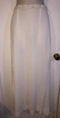 Pinup de colección Ru-Nell Dallas EE. UU. Tafetán Nylon Encaje Dobladillo Trasero Largo Medio Deslizamiento Foto 1 de 4