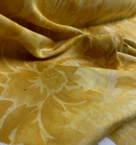 ALGODÓN ESTAMPADO FLORAL (TELA SUAVE PARA MUEBLES) MOSTAZA: #BM22 - Imagen 1 de 4