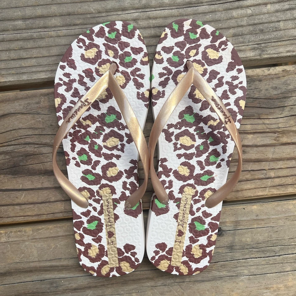 Ipanema Animal Print Beach flip flop Sandals Beige/Gold Leopard Women Size 8 - Image 1 of 4