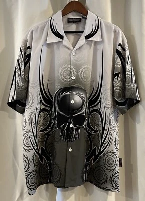 Camisa negra de manga corta con gráfico tribal y calavera Sapphire Lounge L Foto 1 de 4