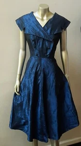 VESTIDO MIDI SATINADO CUELLO ASIMÉTRICO GRANDE ONDULADO VERDADERO DE COLECCIÓN AÑOS 50 60 talla M - Imagen 1 de 8