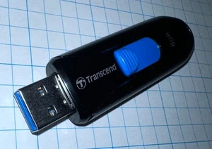 Transcend 8GB 3.0 USB Flash Drive - FREE U.S. Shipping - Picture 1 of 4