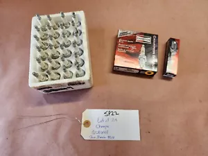 QUANTITY OF 29 CHAMPION QC8WEP SPARK PLUGS, 9809, NEW/NEVER USED, SP22 - Foto 1 di 13