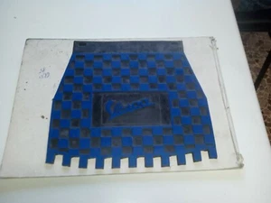 PIAGGIO 610062M002 PARASPRUZZI ORIGINALE VESPA VINTAGE CON SCRITTA BLU - Picture 1 of 1