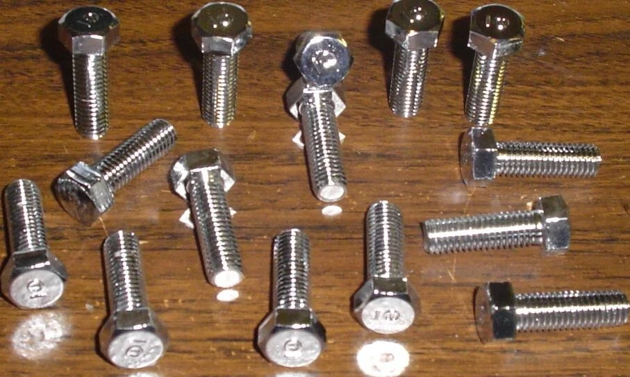 * 1EA 原始设备制造商本田 CHROME HEADLIGHT PIVOT BOLT CT70K0 8X25MM 92101-08025-0B (49B) — 第 1/1 张图片