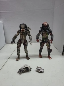 NECA Predator 2-Pack Set Jungle Hunter & City Hunter Toys R Us Exclusive - Picture 1 of 17