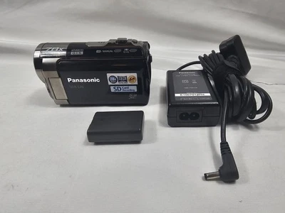 Panasonic SDR-S70 Camcorder 78x Zoom Handheld Digital Video Camera, Charger - Image 1 of 4