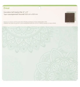 Tappetino autoguarigione decorativo Cricut 12""X12"" in perfette condizioni mandala tappetino da scrivania artigianale verde - Foto 1 di 3