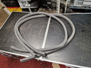 Mercedes R230 SL350 500 SL55 AMG B Pillar Door Seal Gasket 2306730198 PAIR - Picture 1 of 2