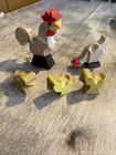 Hahn,Henne und 3Kücken,Holz,aus Bernau im Schwarzwald 1,5-6,5cm hoch,kindgerecht
