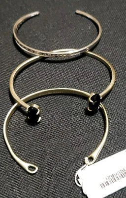 3 pulseiras de punho Kendra Scott - Imagem 1 de 4