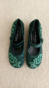 Via Spiga Fancy Corduroy Embroidered Flat Size 6M - Picture 1 of 6