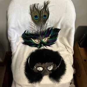 Feathered Masquerade Masks Lot If 2 - Picture 1 of 5