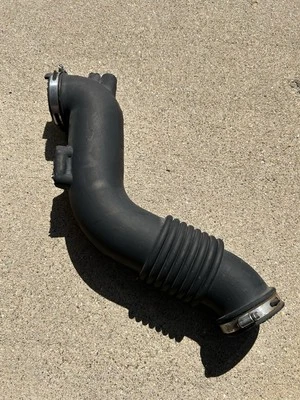 4.6L 1999-2002 Mercury Grand Marquis Air Intake Hose Crown Victoria 00 2001 - Image 1 of 4