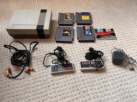 Original Nintendo NES Action Set Home Console plus 5 games - Works great!