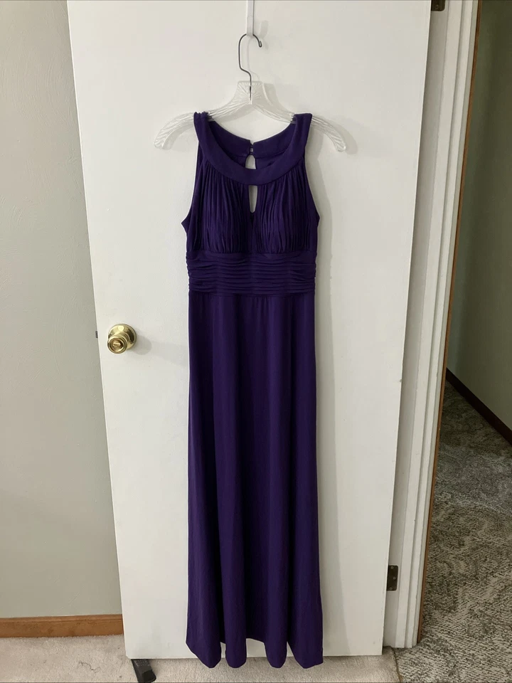 Vestido de noche largo sin mangas Signature By Sangria púrpura talla 8 Foto 1 de 4