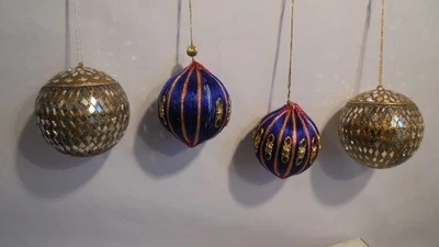ALTER CHRISTBAUMSCHMUCK , 1 SPITZE , 4 KUGELN - Bild 1 von 4