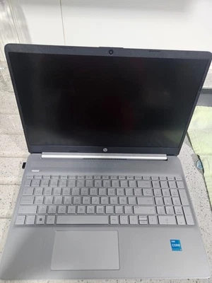 Portatil hp 15.5 pulgadas plata como nuevo poco uso  - Imagen 1 de 3