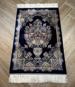 High Quality Silk Rug oriental Wall Hanging Pictorial Silk Rug Carpet 87 x 58 cm - Picture 1 of 10