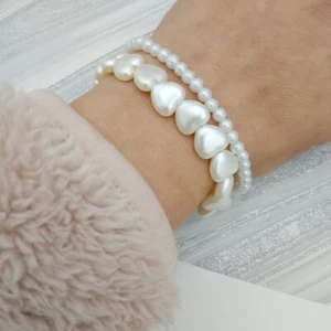 Set of 2 FAUX PEARL Bridal bracelets Love Hearts & Round Stretch Elegant UK - Picture 1 of 6