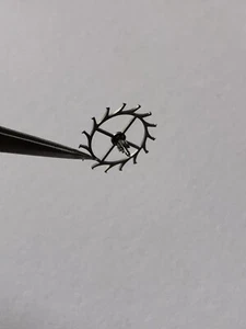 PIECES MOUVEMENT HORLOGERIE - ETA 953 - 17''' - ROUE D'ECHAPPEMENT - Picture 1 of 2