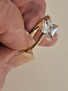 10K GOLD 3/4 CREATED DIAMON SOLITAIRE ENGAGEMENT RING - Picture 1 of 10